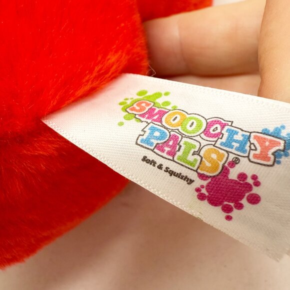 Smoochy Pals Red Chili Pepper Plush Stuffed Animal Sitting Vegetable Linzy Toys - Picture 7 of 9